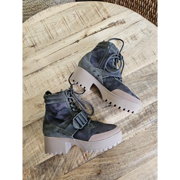 Steve Madden Womens Sz 6.5M Nayra Platform Camo Lug Sole Lace Up Ankle Boots - Picture 4 of 11